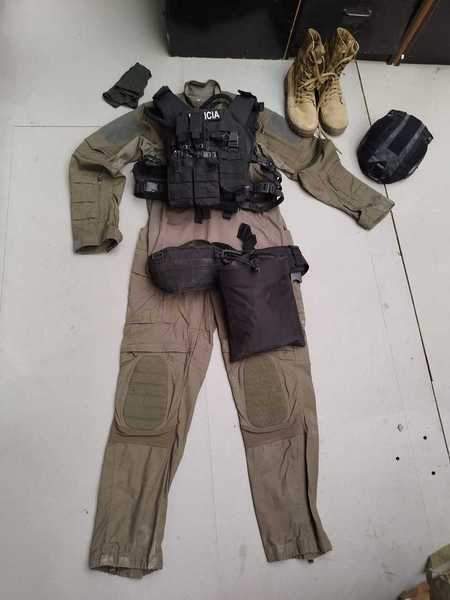 Soldiers Atrezzo, alquiler de todo tipo de atrezzo militar y policial, armamento y de escena - VESTUARIO Y EQUIPO